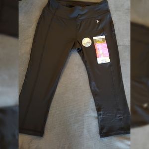 Black Capri Workout Leggings